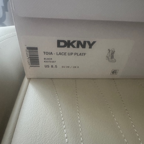 DKNY Women's TOIA Lace-Up Platform Ankle Boots - Picture 5 of 5